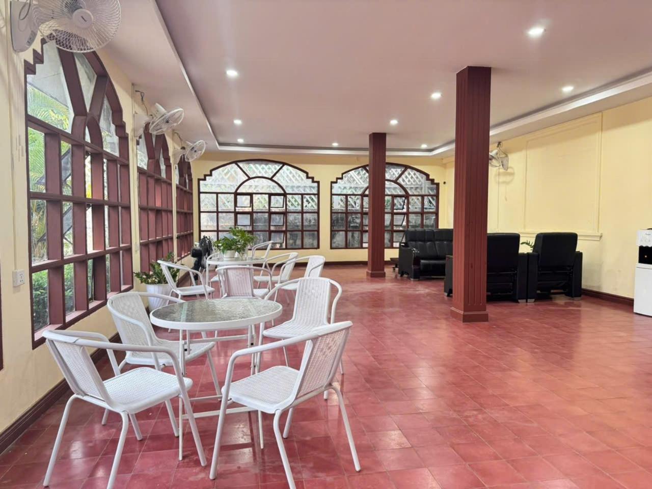Yula Hotel Thatluang Βιεντιάν Εξωτερικό φωτογραφία